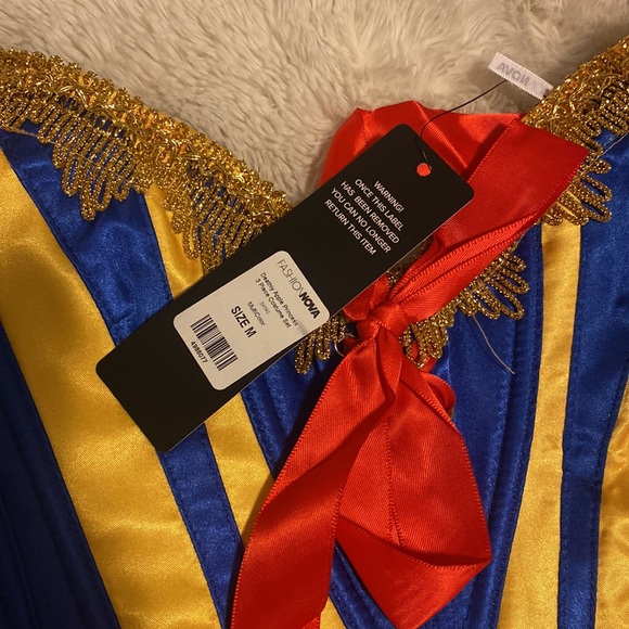 Enchanting Snow White Costume - Perfect for Fairytale Dreams! - Picture 3 of 5